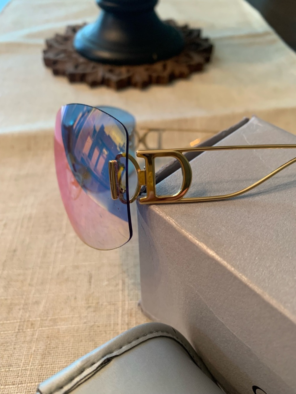 Dior Iridescent Rainbow Shield Sunglasses
All Offers Considered😃 - Picture 5 of 6